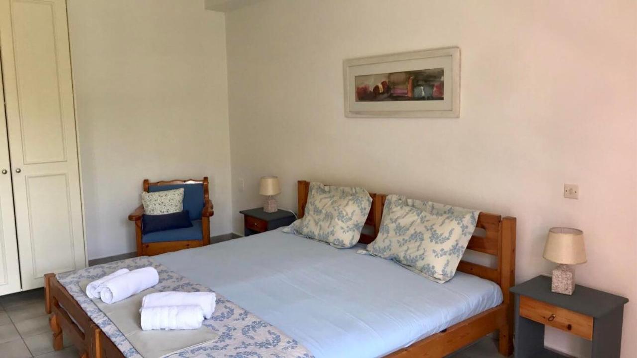Barbara'S One Bedroom Apartments อาร์กอสโตลี ภายนอก รูปภาพ